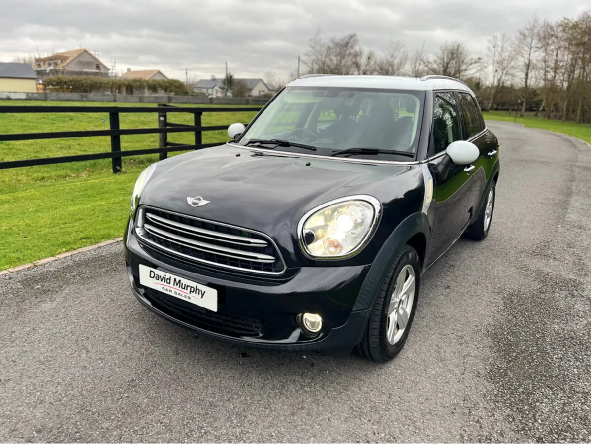 Mini Cooper Crossover - Image 2