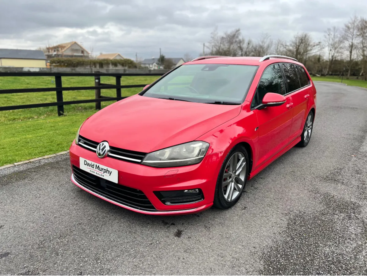 Volkswagen Golf R Line estate - Image 2
