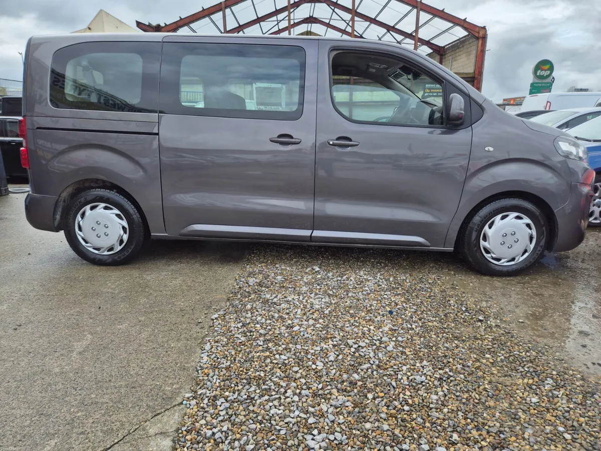 🦏 Citroen C4 Spacetourer 2017.9 seater.new nct🦏 - Image 4