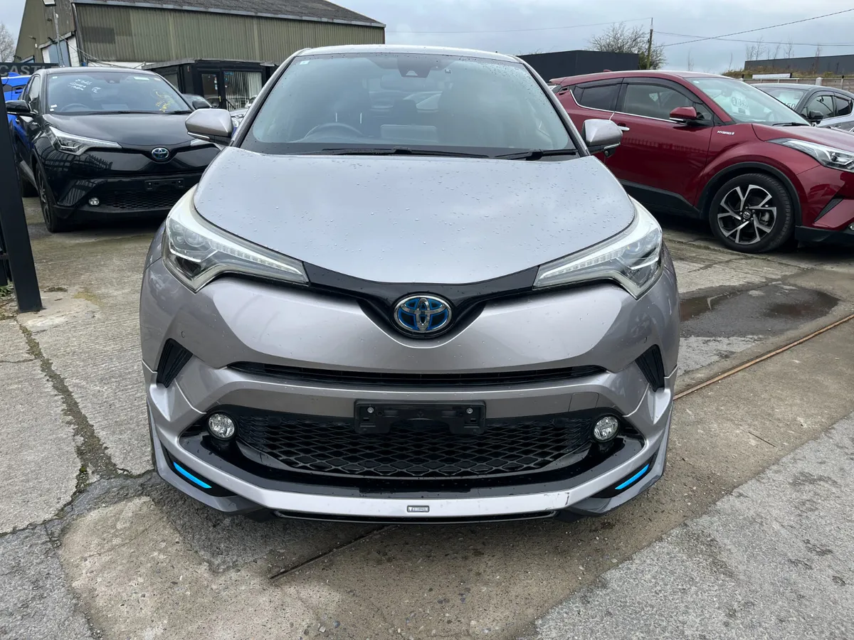 TOYOTA C-HR 2017, 1.8 HYBRID AUTO LOW KM HIGH SPEC - Image 2