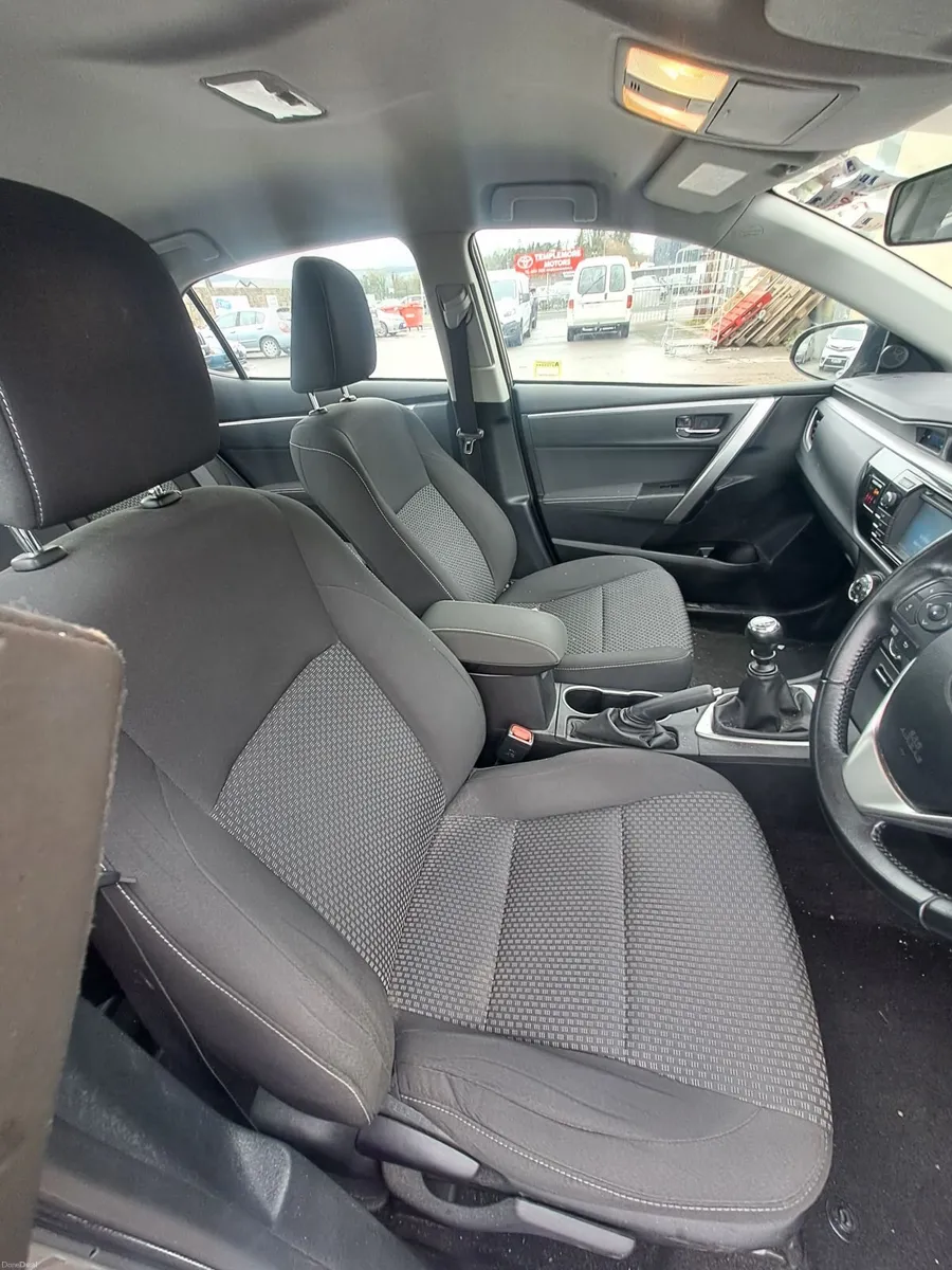 Toyota Corolla 2015 - Image 3