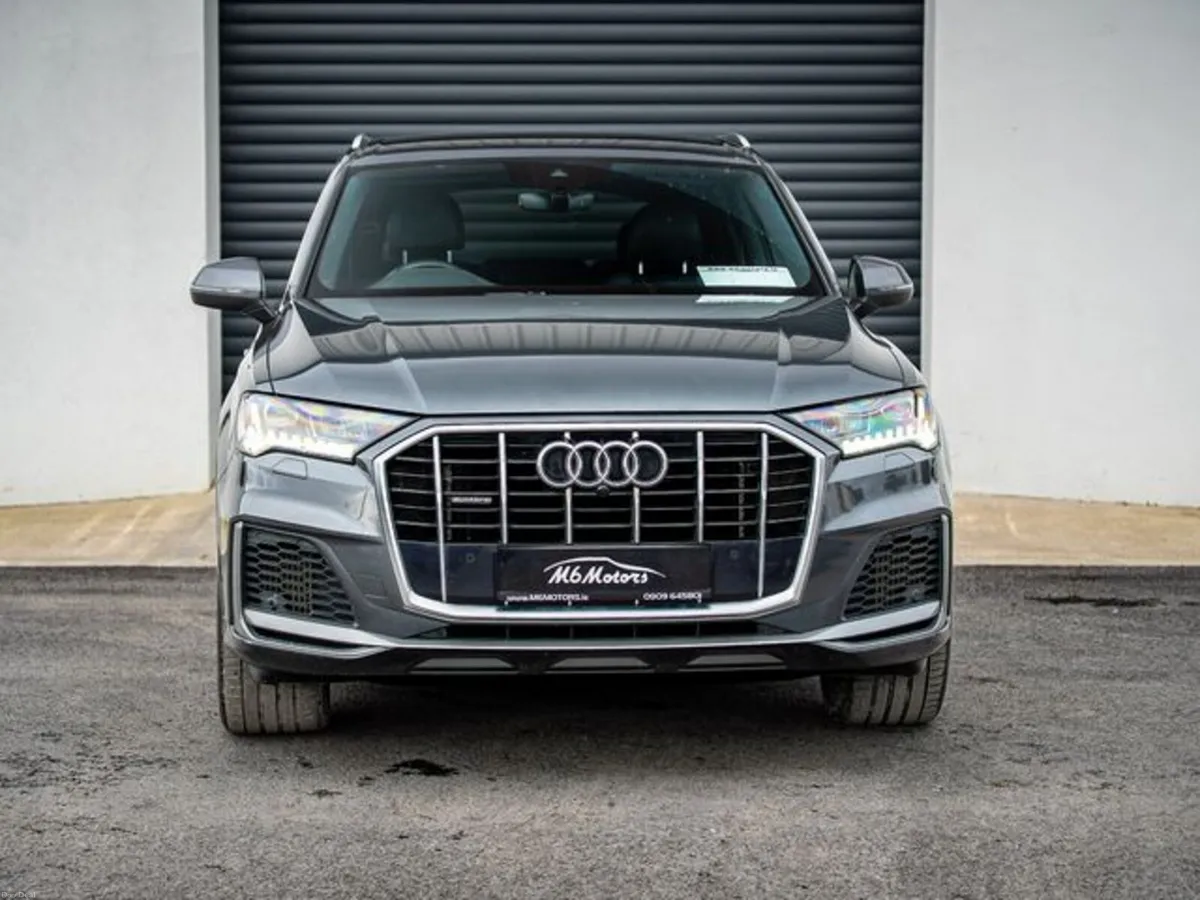 Audi Q7 TFSI E QUATTRO S LINE - Image 2