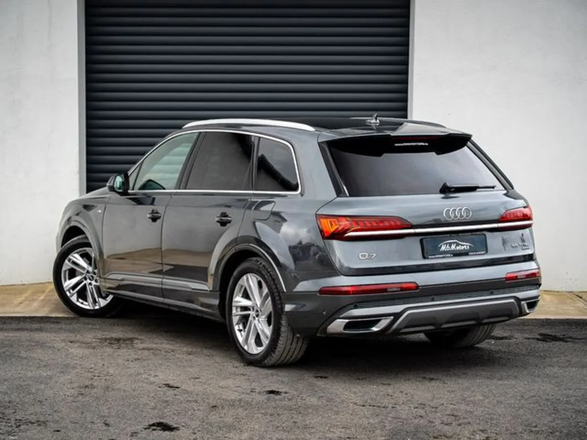 Audi Q7 TFSI E QUATTRO S LINE - Image 3