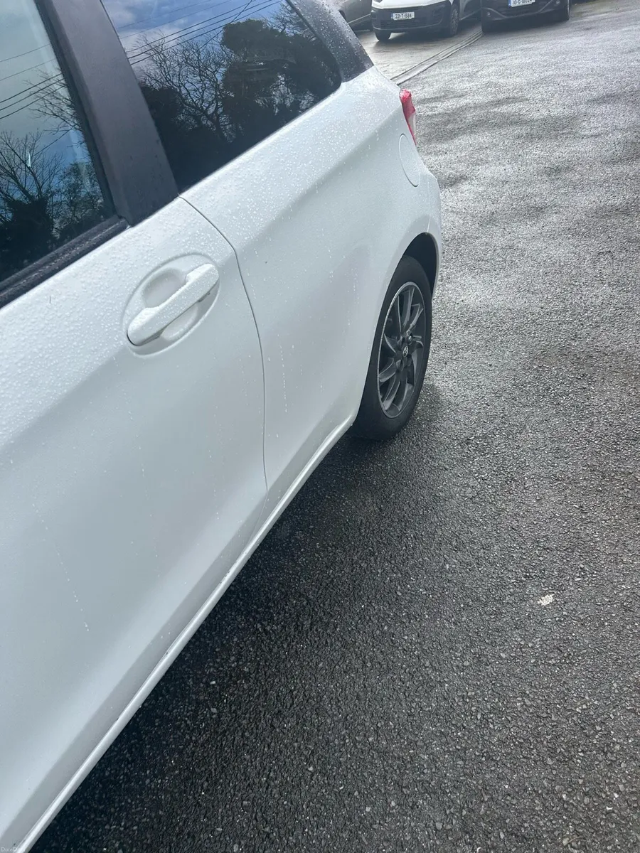 2013 Toyota Yaris sports 1.3 petrol 3 door - Image 5