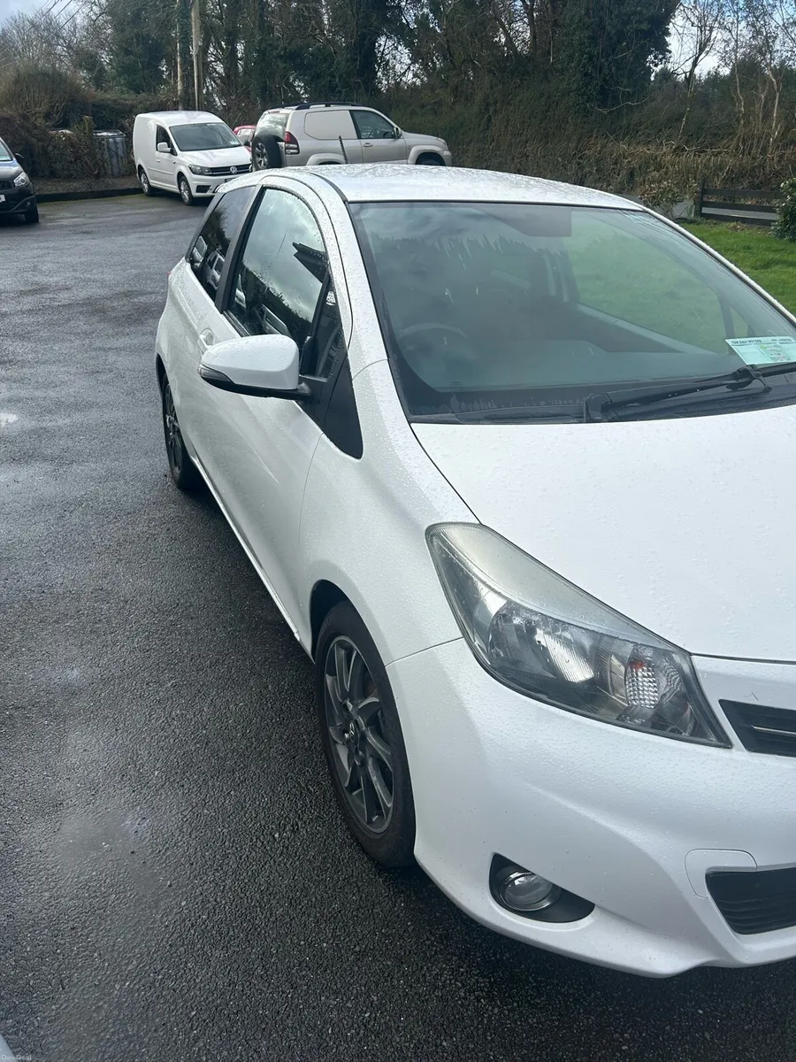 2013 Toyota Yaris sports 1.3 petrol 3 door - Image 2