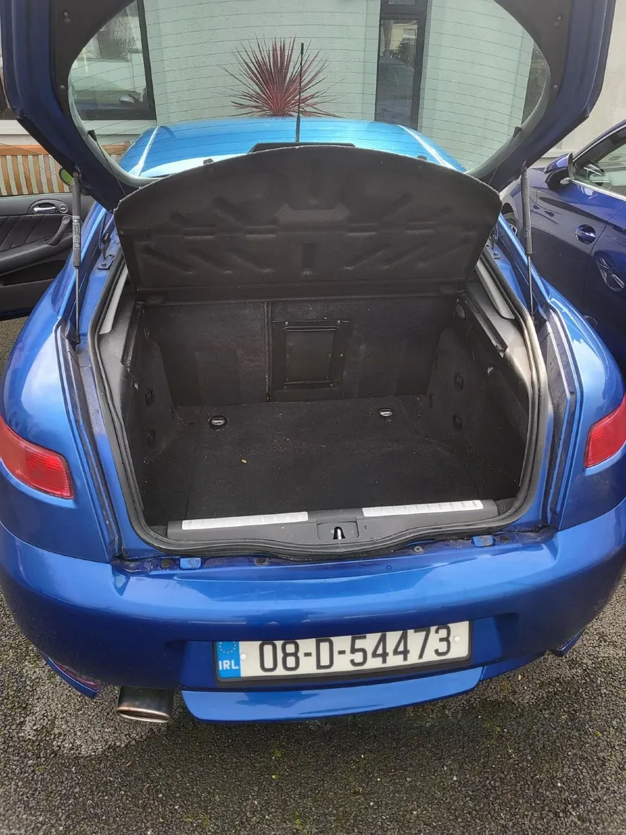 Alfa Romeo GT 2008 - Image 4