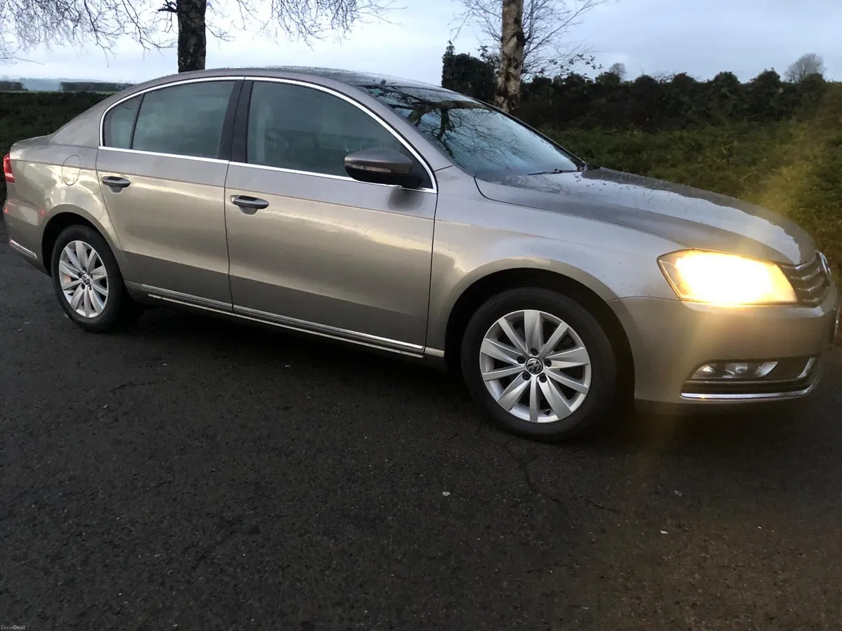 VW PASSAT TDI BLUE MUTATION AS NEW - Image 2