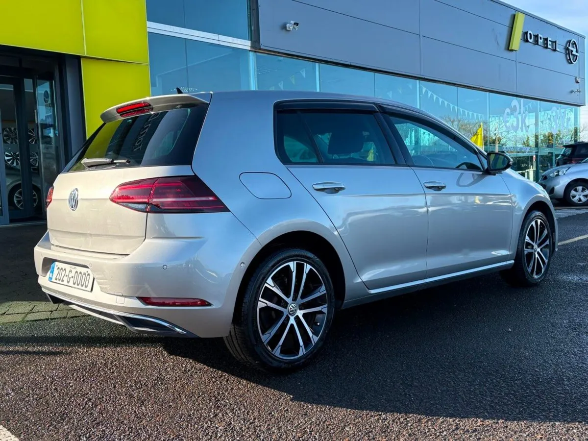 Volkswagen Golf Select Variant - Image 2