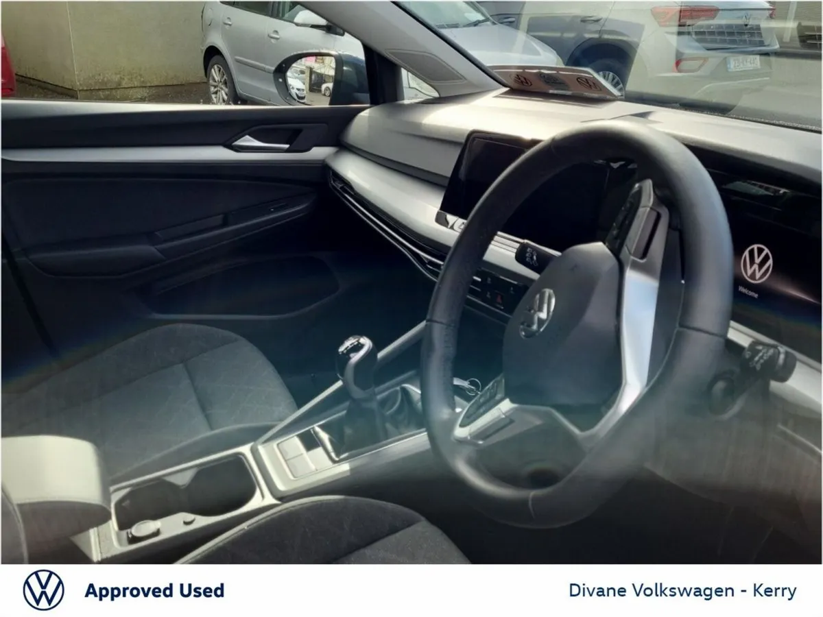 Volkswagen Golf LIFE 1.0 TSI PETROL 110HP - Image 4