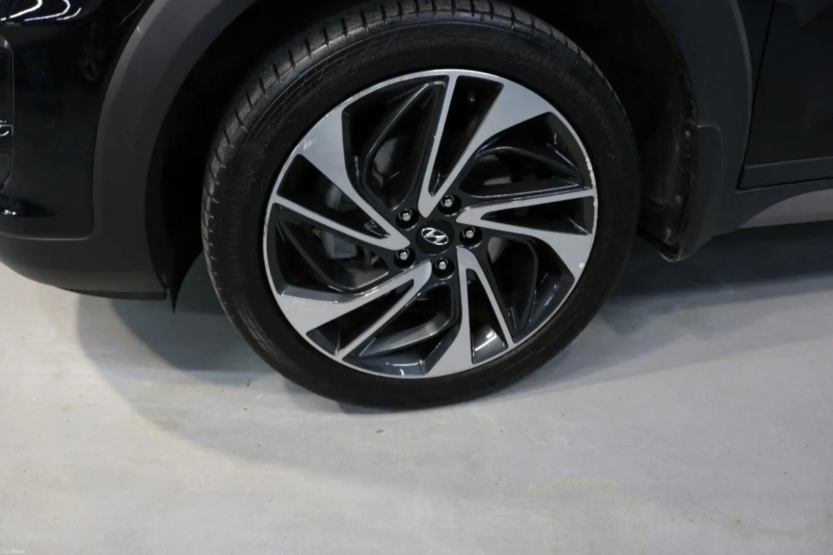 Hyundai Tucson EXECUTIVE PLUS 1.6L DIESEL SUV - Image 4