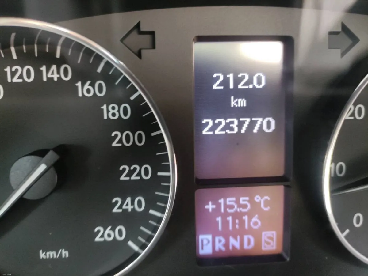 Mercedes Benz automatic taxed - Image 2