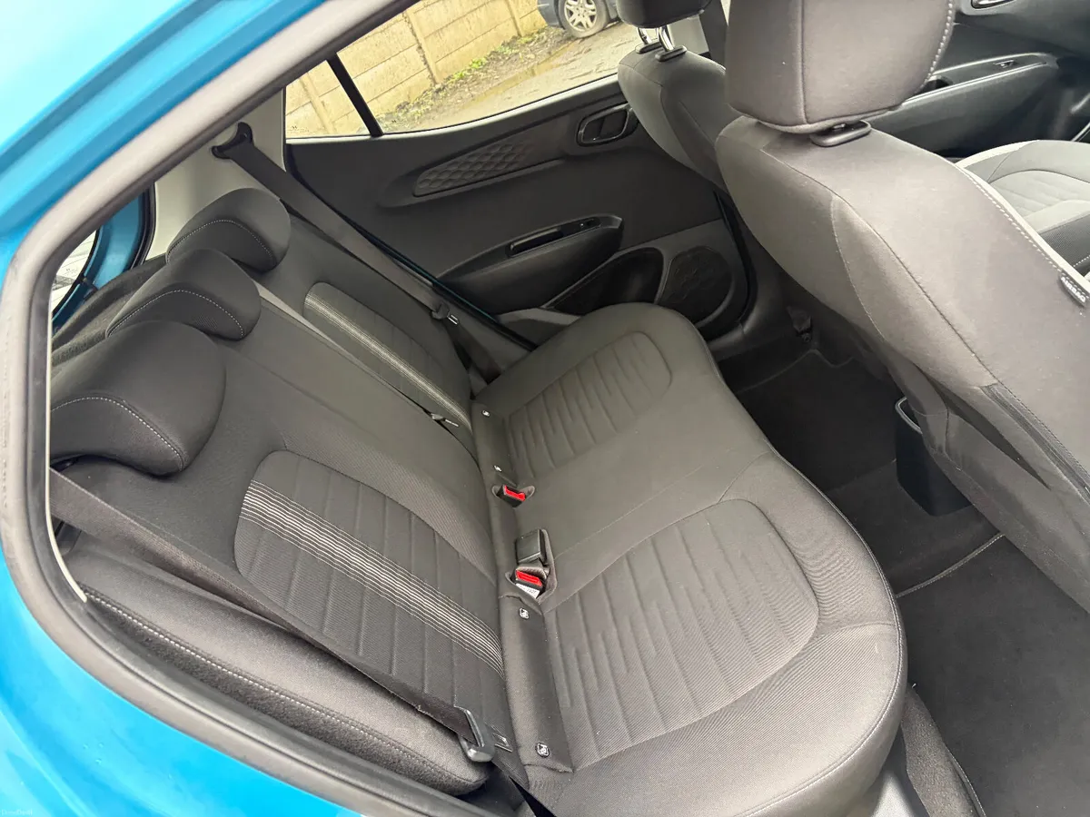 Hyundai i10 Deluxe Plus - Image 4
