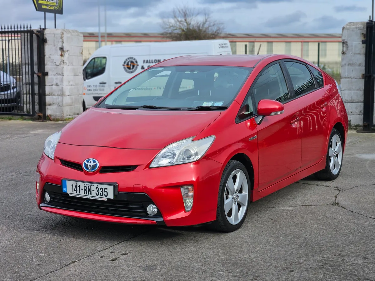 Toyota Prius 1.8 Hybrid - Image 2