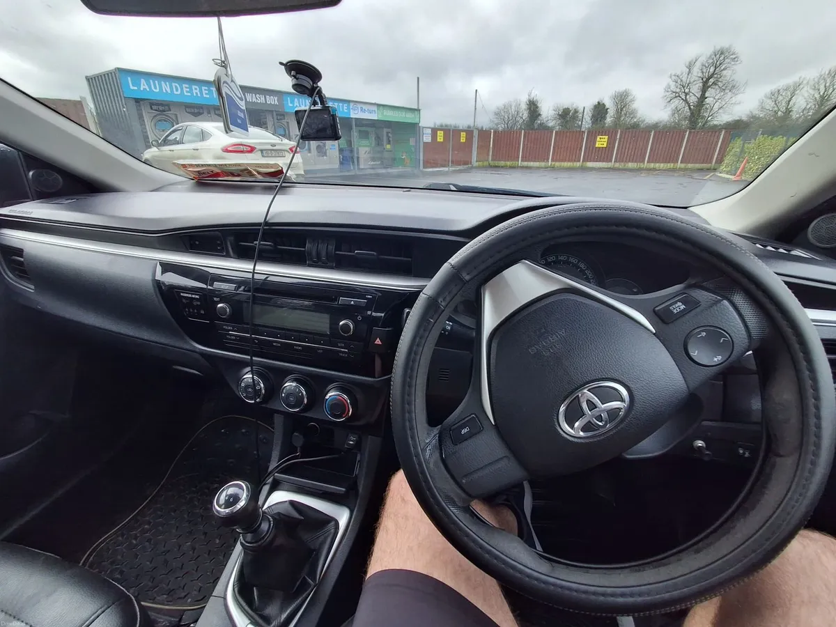 Toyota Corolla 2015 - Image 1