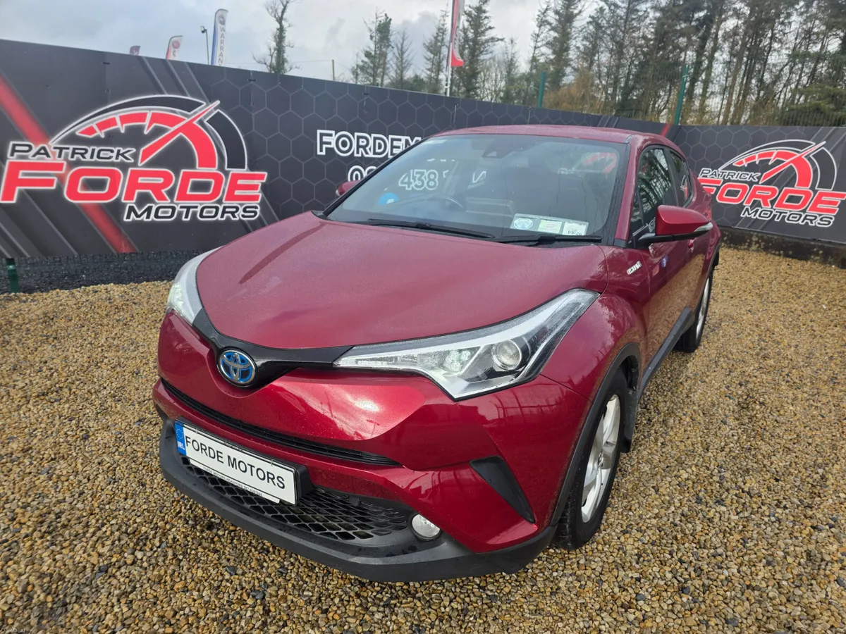 Toyota C-HR 2017 - Image 2
