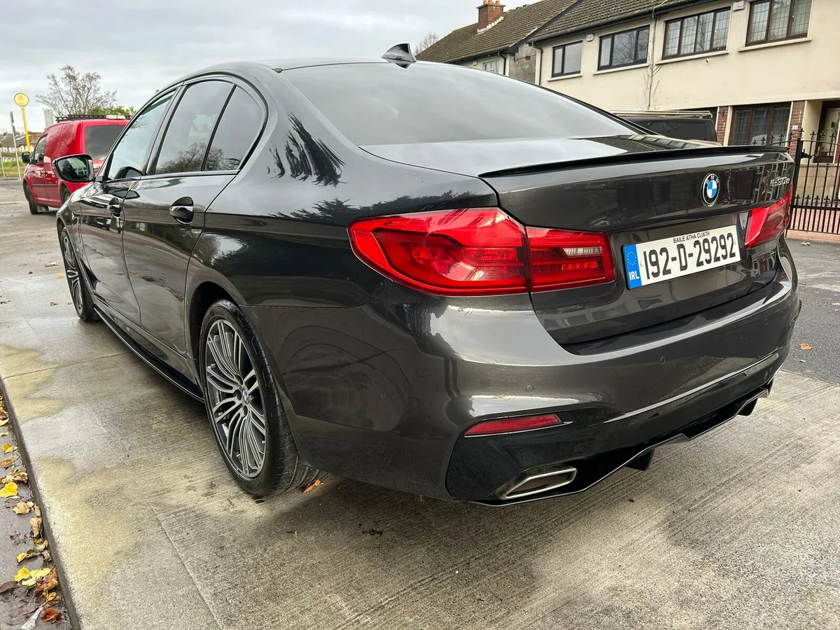 BMW 530e - Image 2
