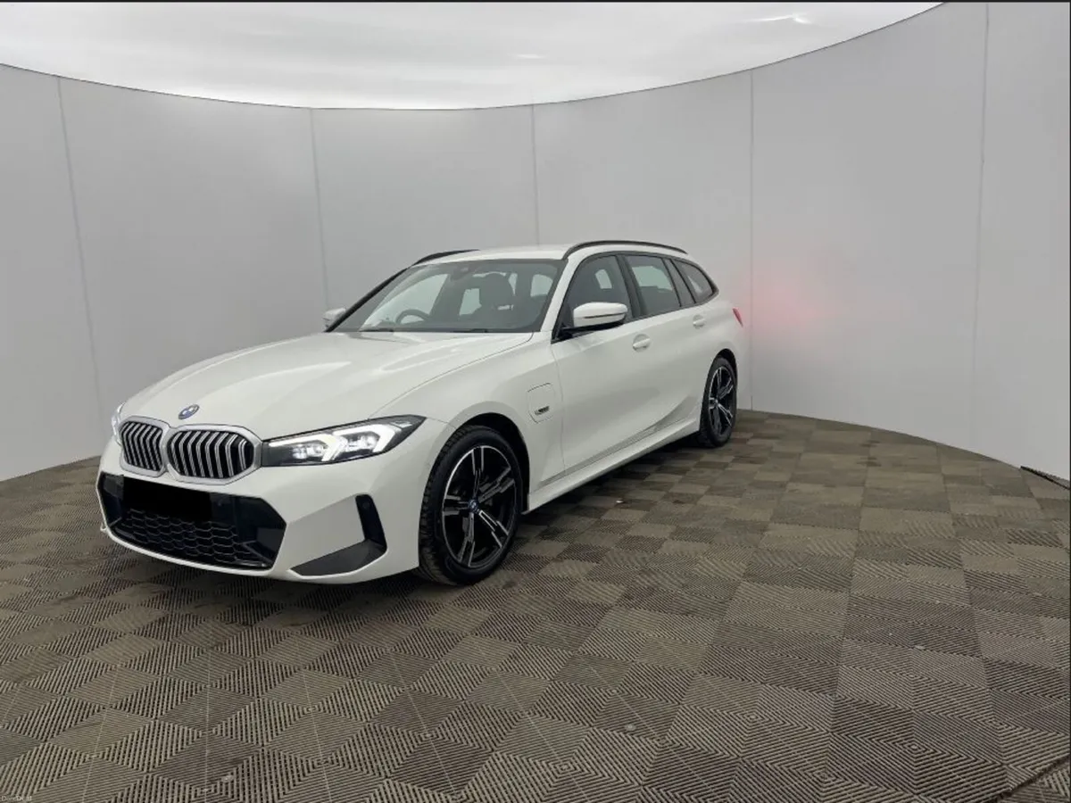 BMW 3 SERIES 330e M SPORT AUTO HYBRID ESTATE - Image 1