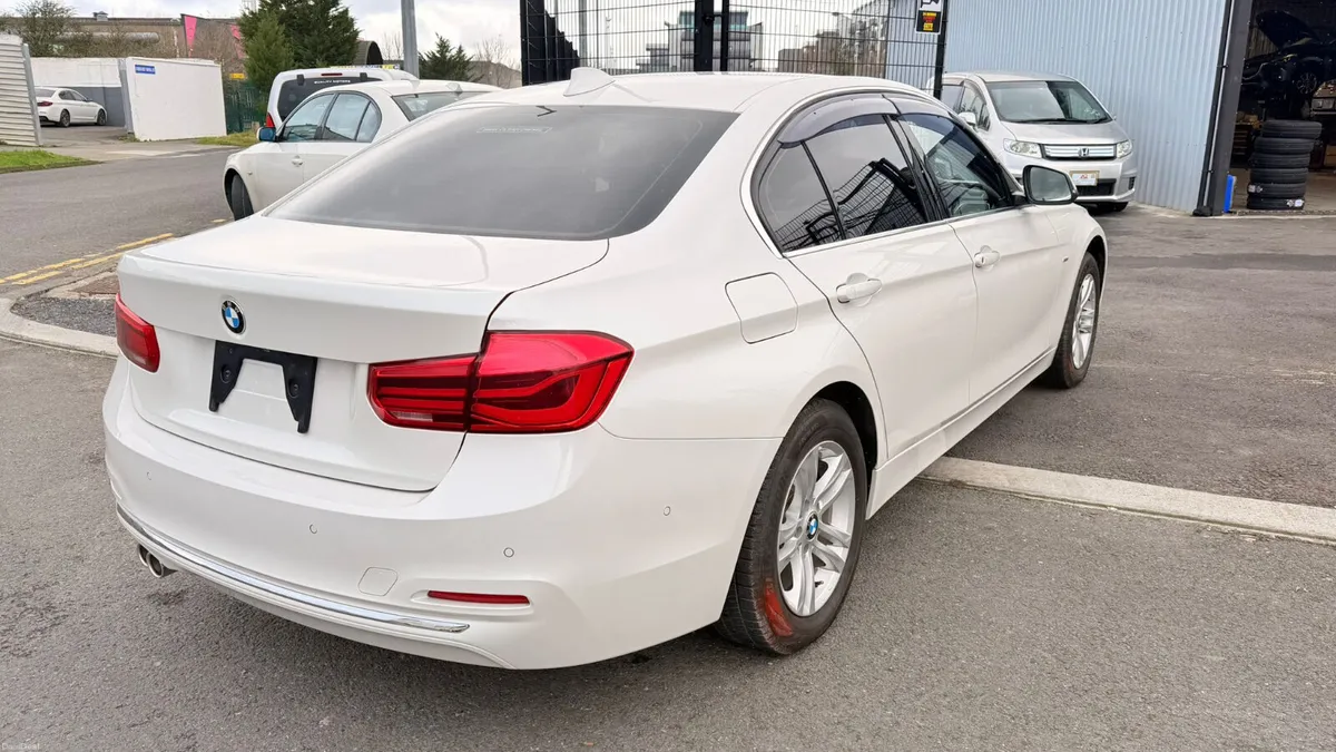 BMW 3 Series - Image 4