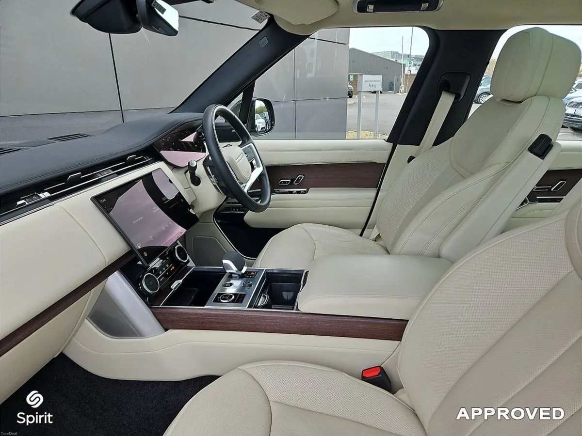 Land Rover Range Rover 3.0 PHEV 440PS SE Automatic - Image 3