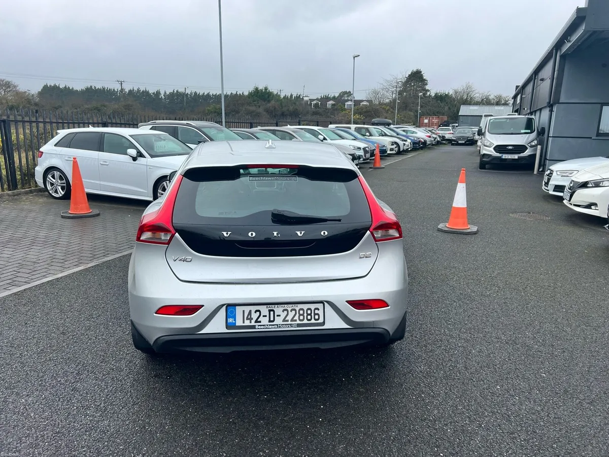 Volvo v40 - Image 4