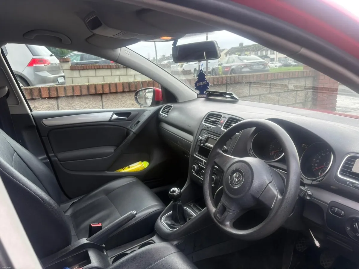 Volkswagen Golf 2010 LOW KMS - Image 3