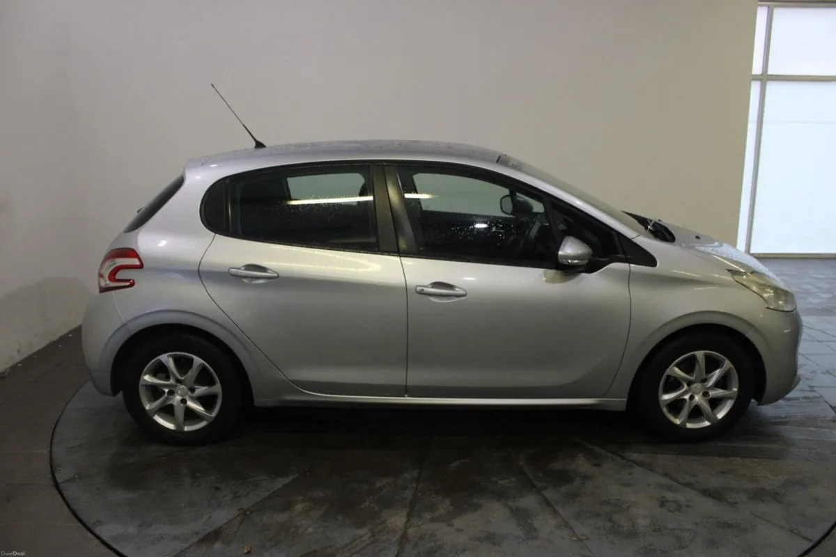 Peugeot 208 1.2 82 bhp Active - TENDER 43 - Image 2