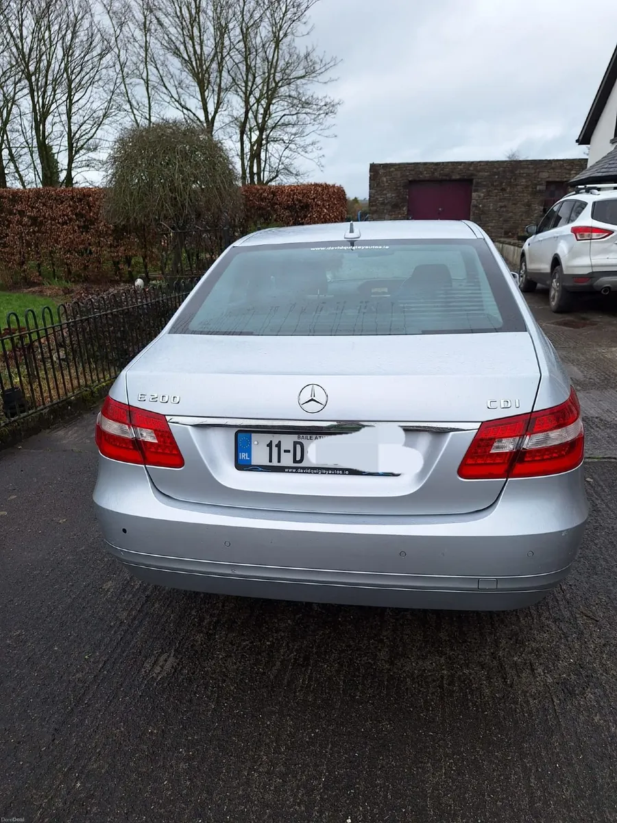 Mercedes-Benz E-Class 2011 - Image 4