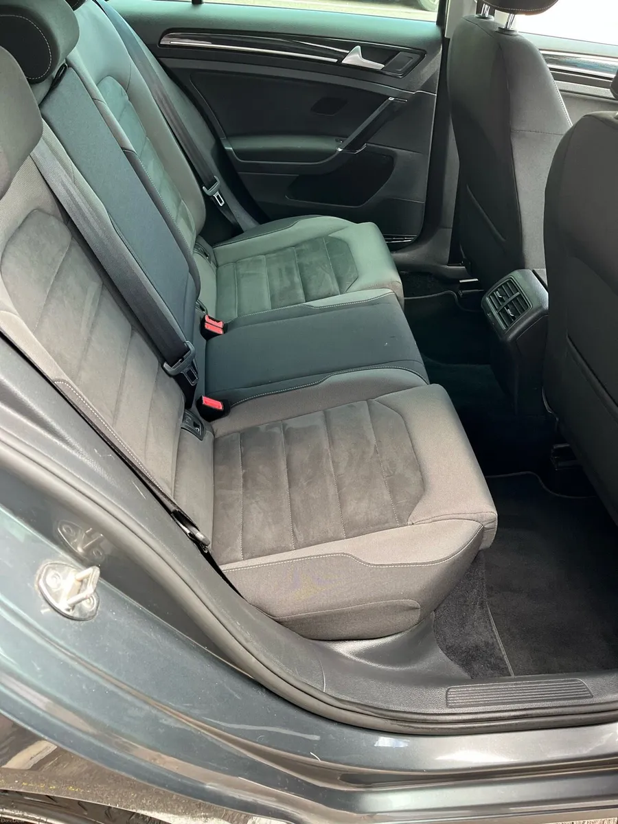 2018 Volkswagen Golf - Image 4