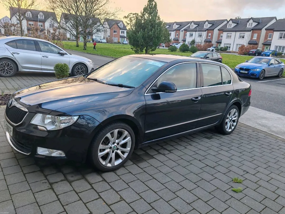 Skoda Superb 2010 - Image 1