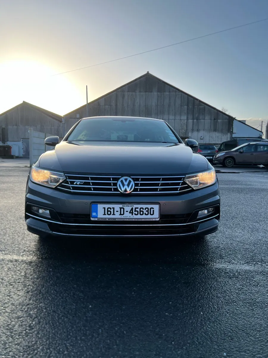 Volkswagen Passat - Image 1