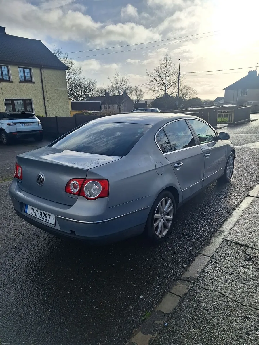 Volkswagen Passat 2010 AUTOMATIC - Image 3
