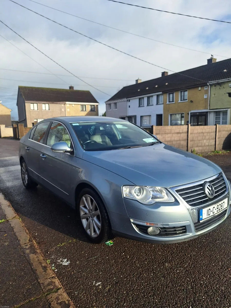 Volkswagen Passat 2010 AUTOMATIC - Image 1
