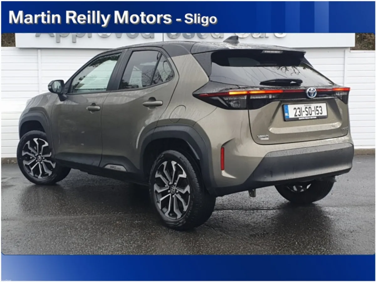 Toyota Yaris Cross Cross Sport A Luna - Image 3