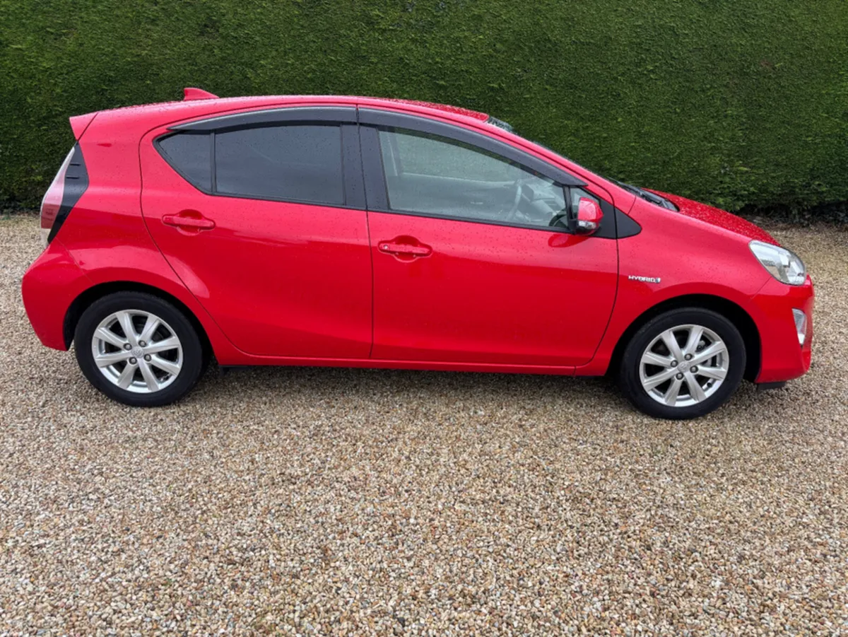 Toyota Aqua 1.5 HYBRID  171D67396 - Image 2