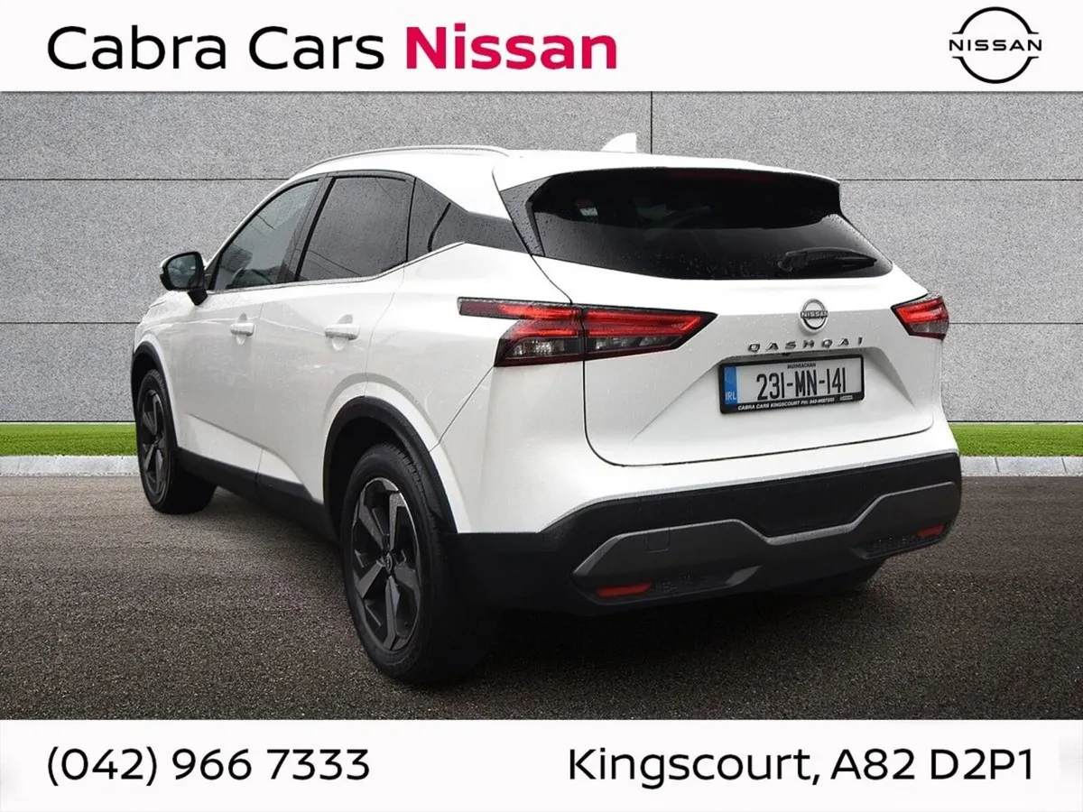 Nissan Qashqai 1.3 PET MILD HYBRID SV PREMIUM - Image 2