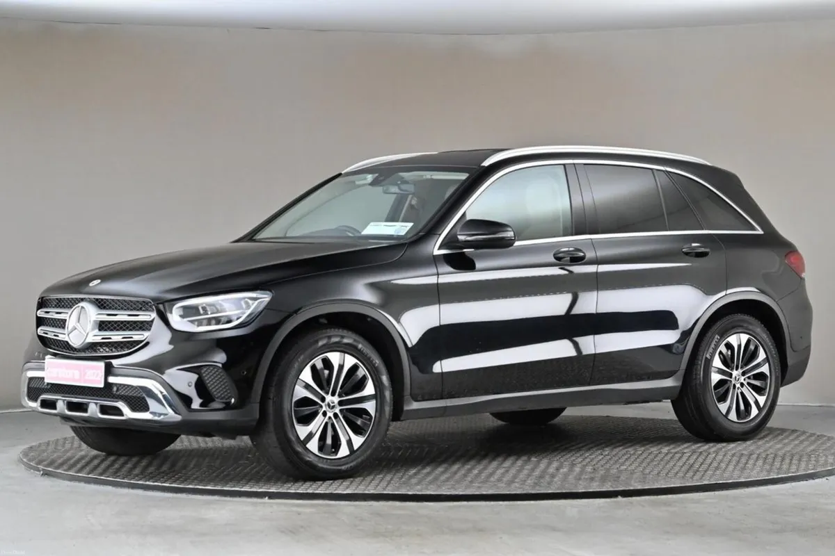 Mercedes-Benz GLC GLC220D 4MATIC **BEIGE LEATHER** - Image 4