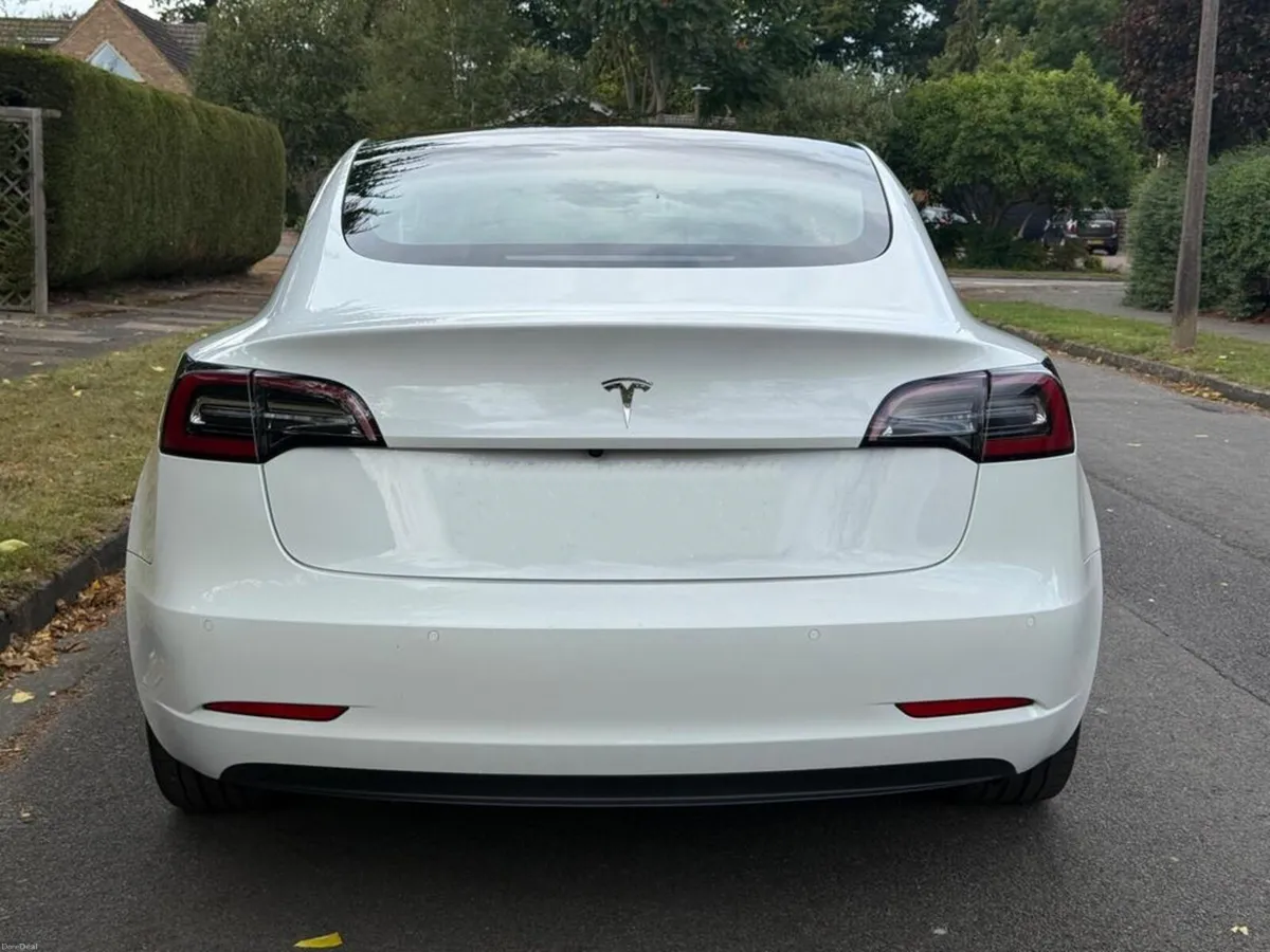 211 Tesla Model 3 Long Range - Image 3