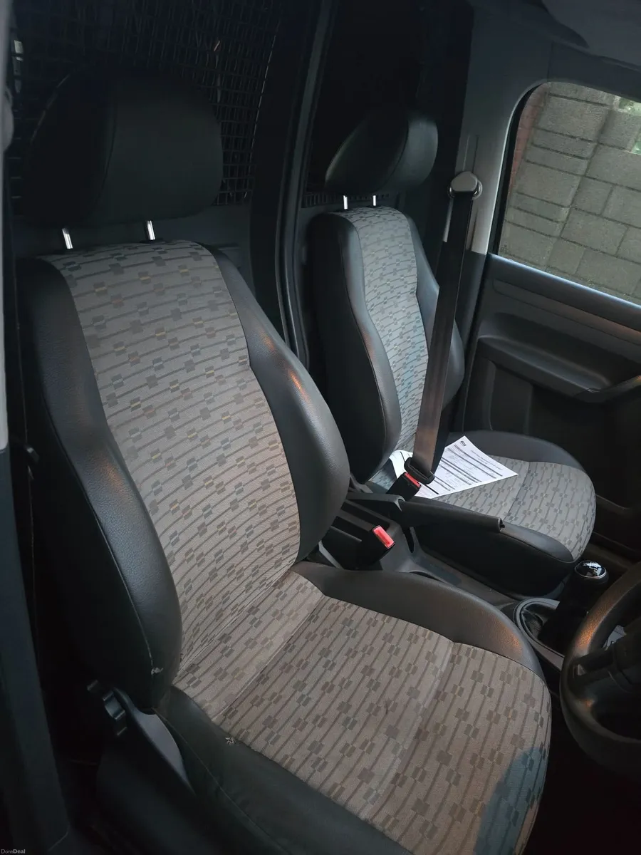 Volkswagen Caddy 2012 **CVRT 02/27** - Image 4