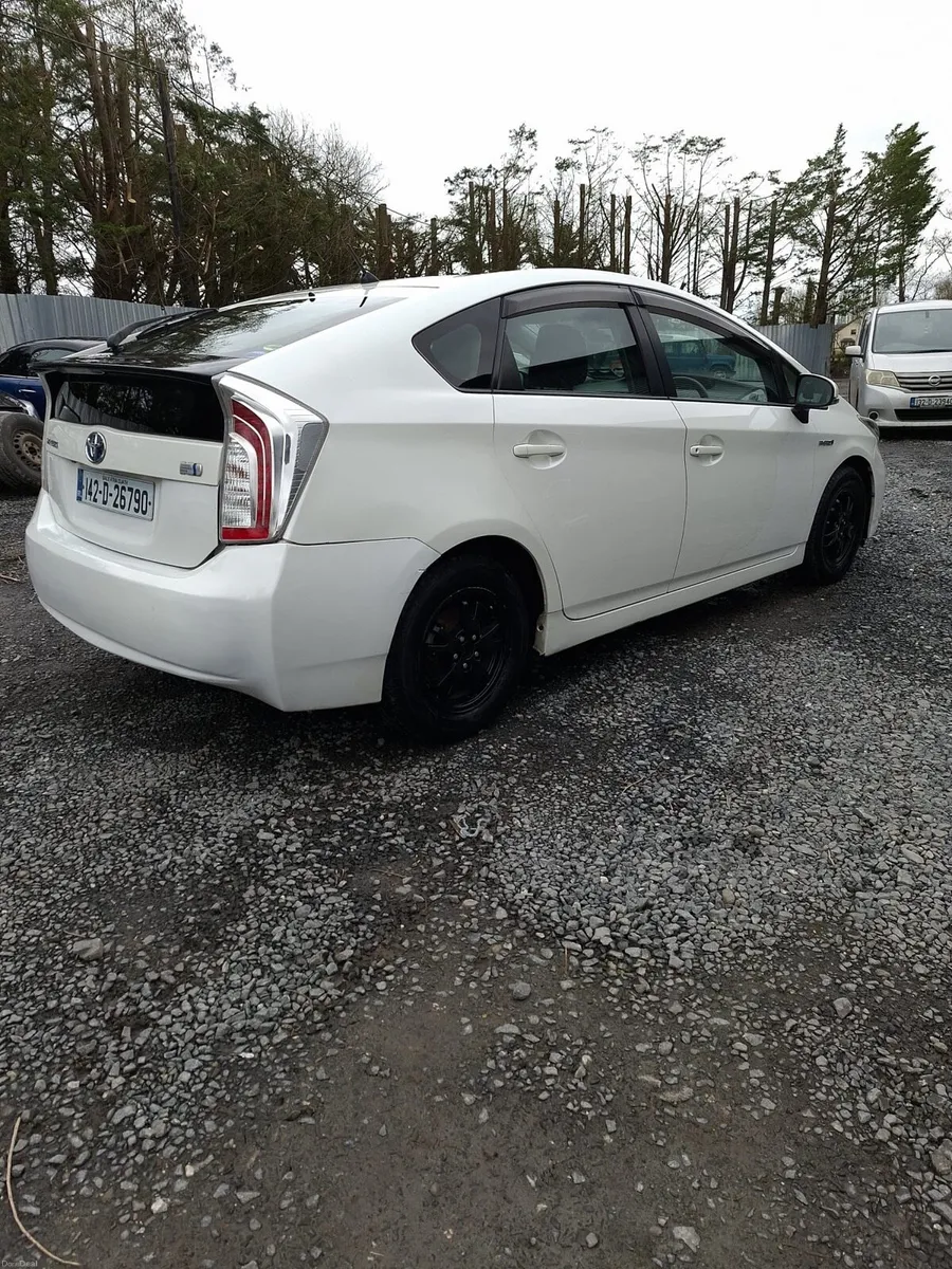 2014 Toyota Prius Nct07/27 Tax 01/27 - Image 2