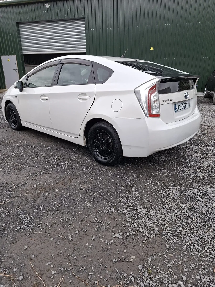 2014 Toyota Prius Nct07/27 Tax 01/27 - Image 4