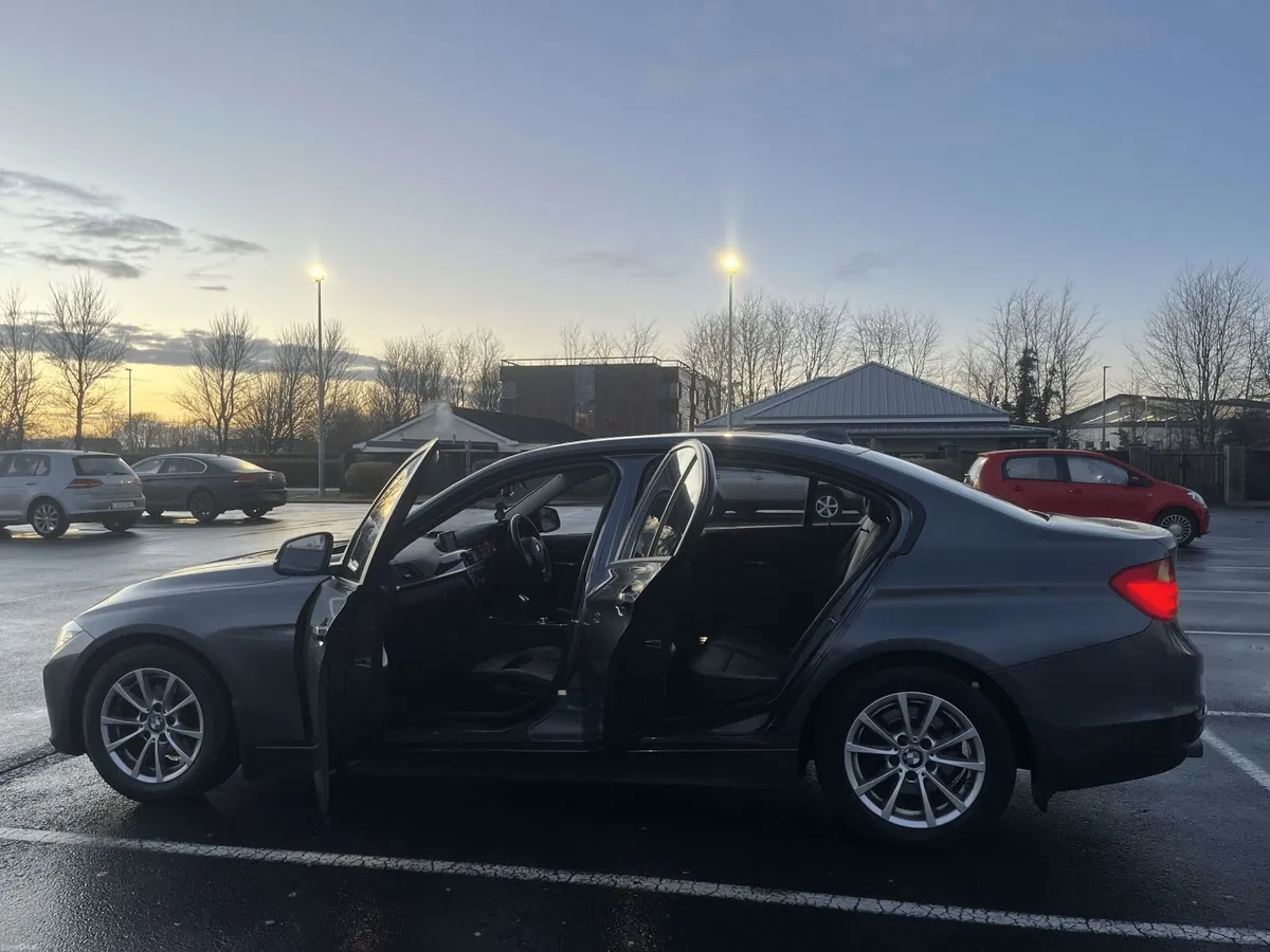 BMW 3-Series 2014 - Image 3