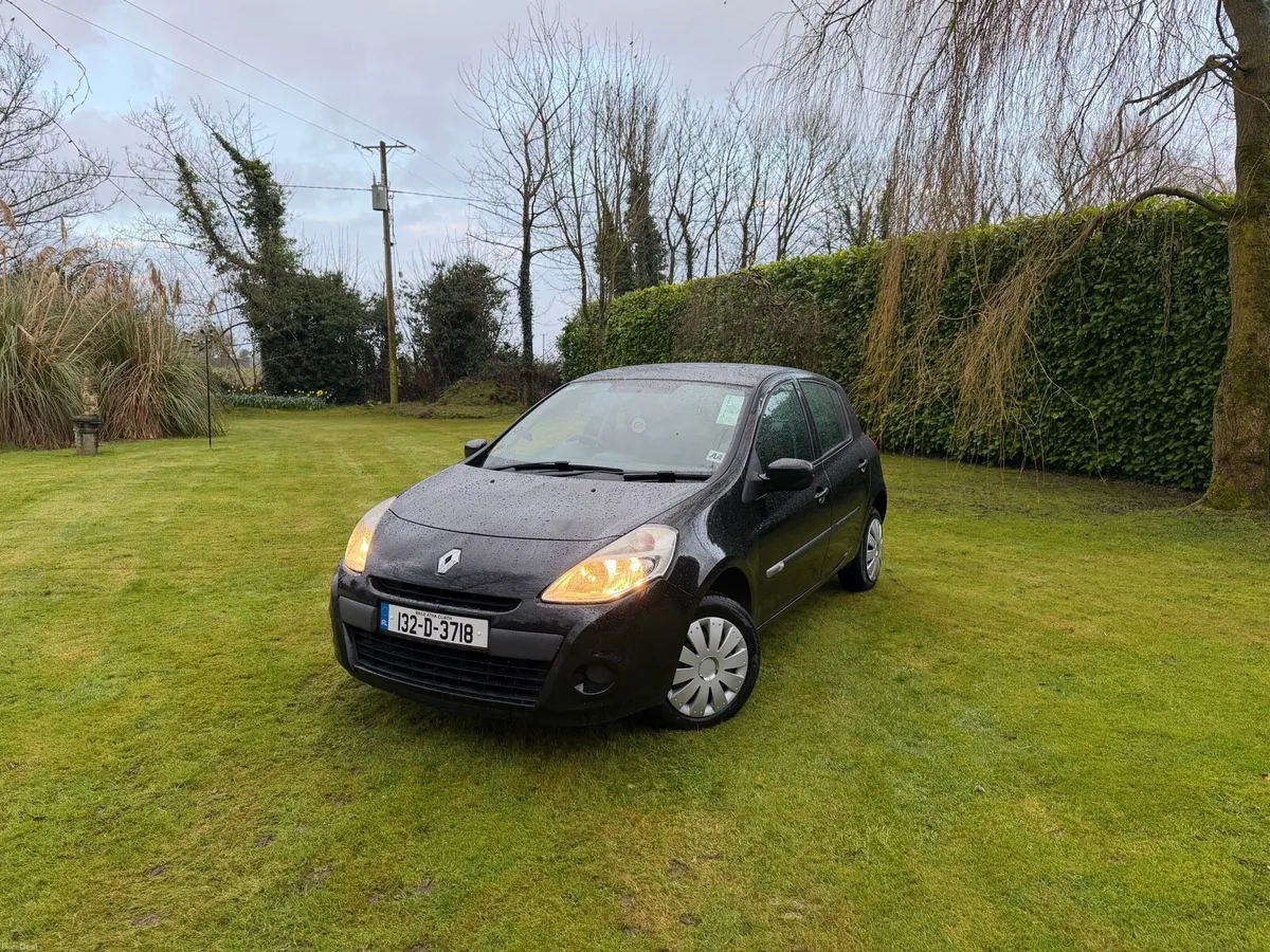 132 Renault Clio 1.2i * Only 137 Klms* - Image 1