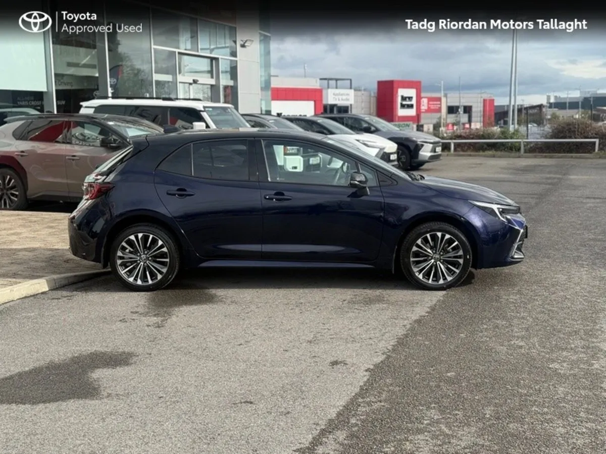 Toyota Corolla LUNA SPORT HB 4DR AUTO - Image 3