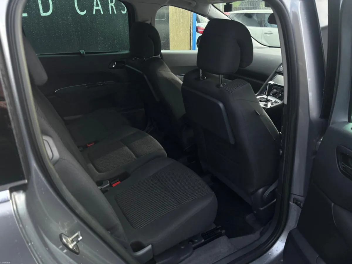 Peugeot 5008 5008 1.6 Petrol, auto, pan roof, huge - Image 5