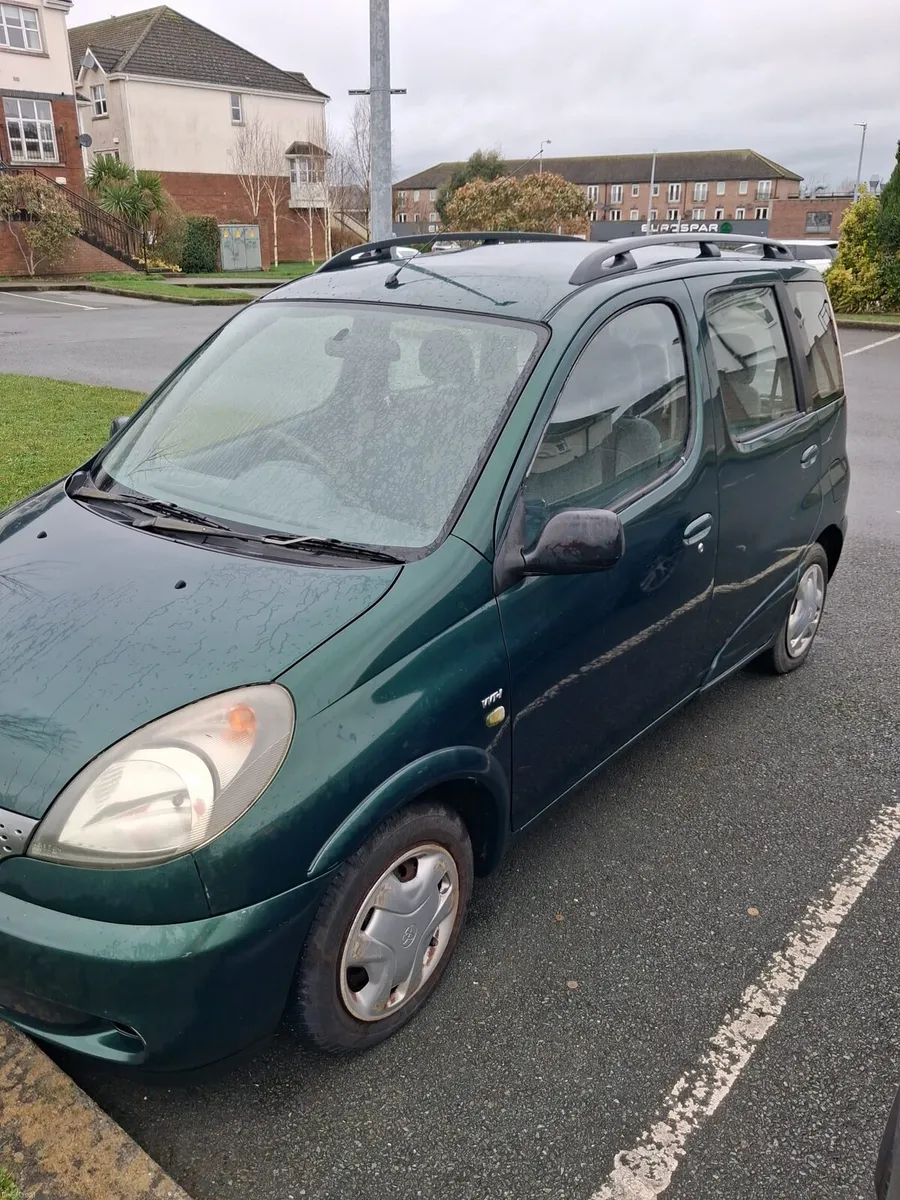 Toyota yaris - Image 1