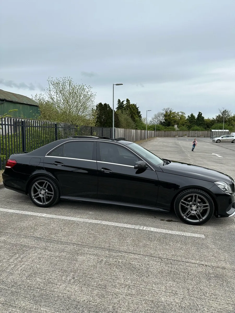 Mercedes Benz E220 AMG/ 2015/ Automatic - Image 3