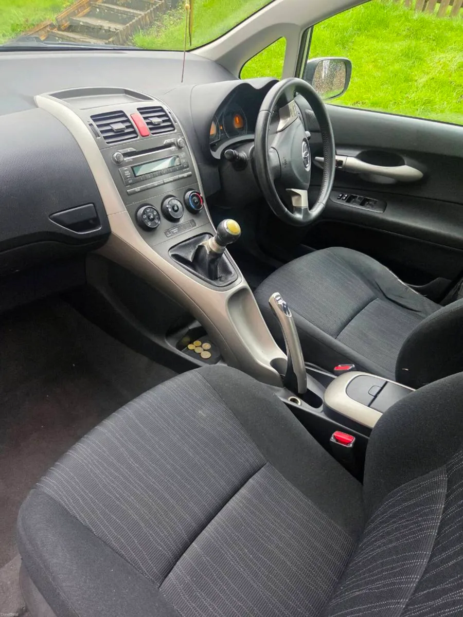 08 Toyota auris - Image 3