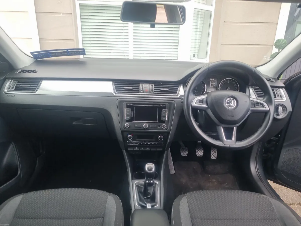 Skoda Rapid 2015 - Image 3