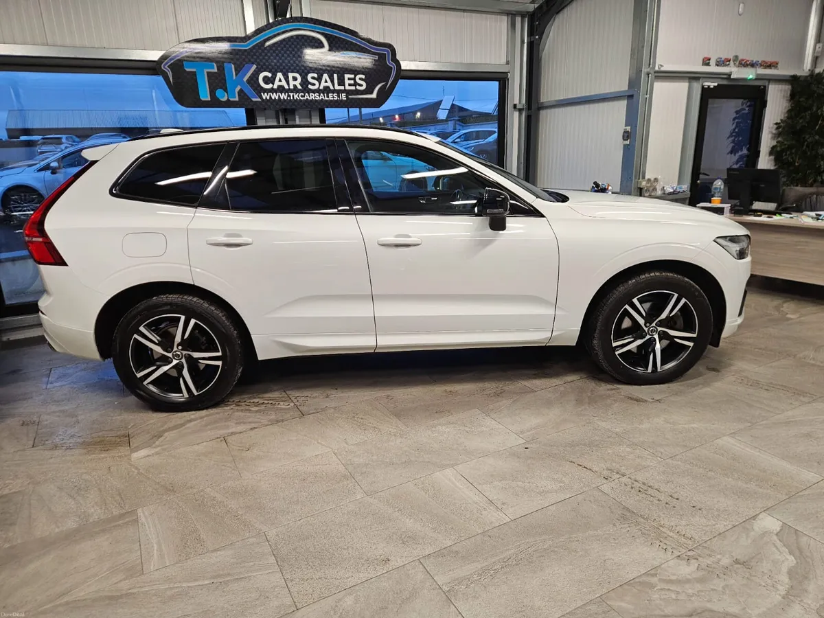 21  VOLVO XC60 2.0TD B4 R-DESIGN MHEV 197BHP - Image 2