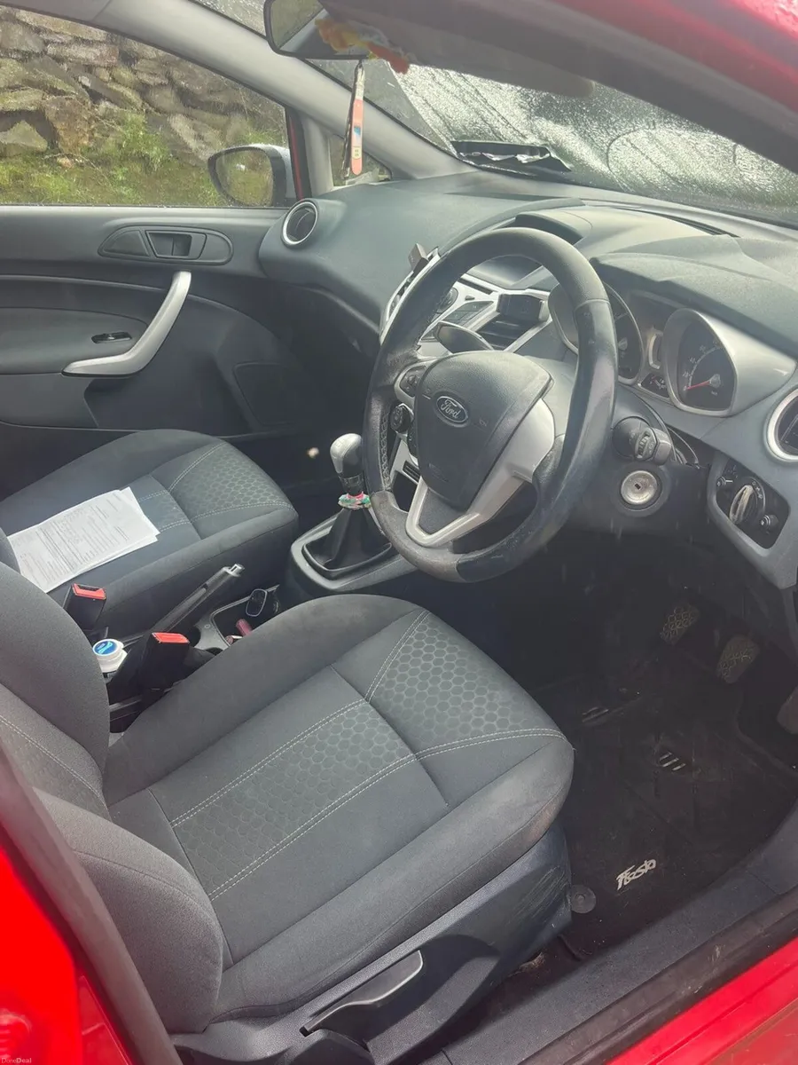 Ford Fiesta 2012 - Image 2